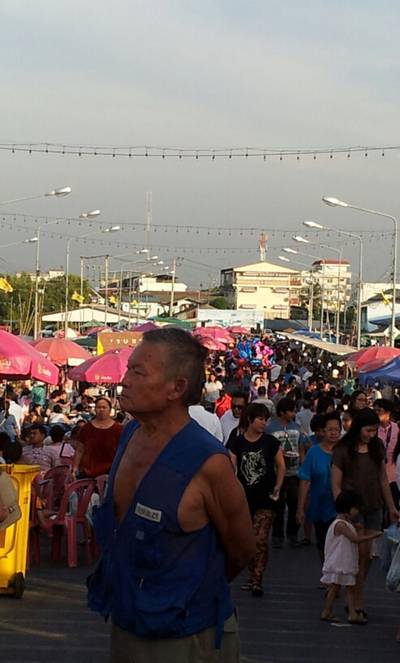 ร้านอาหาร ตลาดประมงท่าเรือพลี