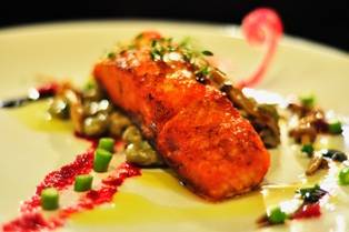 Baked Salmon เนื้อแน่นชิ้นโต ที่ ร้านอาหาร Chili La Roni