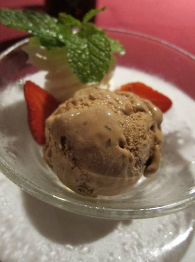 Ice Cream ที่ ร้านอาหาร Chesa Swiss Restaurant