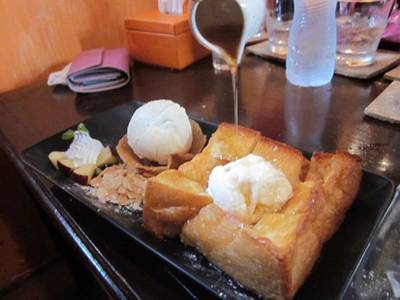ร้านอาหาร The Fabulous Bar & Dessert Cafe