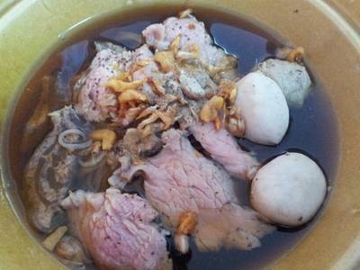 เส้นเล็กเนื้อไม่เครื่องใน (ผักหมด อดกิน) ที่ ร้านอาหาร แป้นปลื้ม ก๋วยเตี๋ยวเมืองสยาม (สว่างอรุณ)