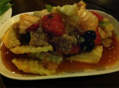 ส้มตำผลไม้!! ที่ ร้านอาหาร โคขุน ปลาเขื่อน
