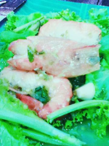 กุ้งแม่น้ำนึ่งมะนาว 80฿ ที่ ร้านอาหาร ร้านพี่อ้อ