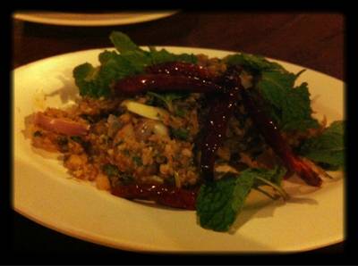 ลาบปลาตะเพียน!! ที่ ร้านอาหาร โคขุน ปลาเขื่อน