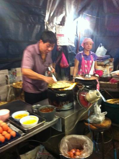 ร้านอาหาร คั่วไก่กระทะทองเหลือง (เยาวราช)