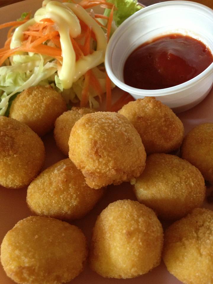 ชีสทอด ที่ ร้านอาหาร ร้านอาหารริมคลองน้ำอ้อม