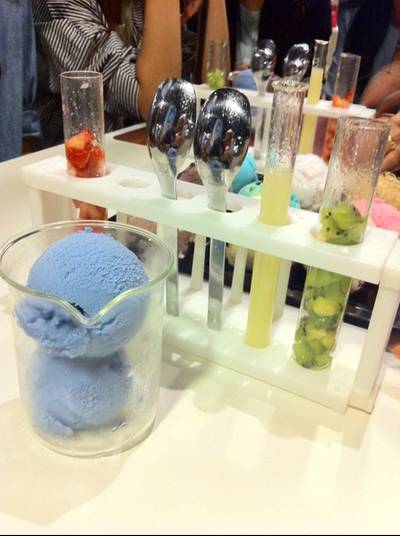 ห้องทดลองวิทยาศาสตร์ย่อยๆ ที่ ร้านอาหาร Icedea