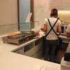 บริเวณนี้สามารถมองเห็นพนักงานทำเครปให้เราเลยค่ะ ที่ ร้านอาหาร Crepe Box Terminal 21