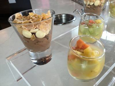 mini sized dessert ที่ ร้านอาหาร Crave Aloft Bangkok