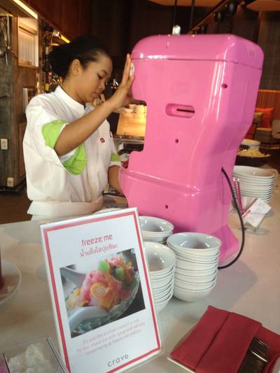 Freeze me ซุ้มหวานเย็นน้ำแข็งใส ที่ ร้านอาหาร Crave Aloft Bangkok