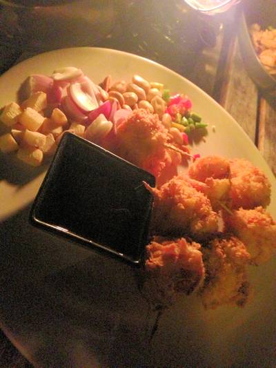 ร้านอาหาร แจ่มจันทร์ บาร์ แอนด์ บิสโทร