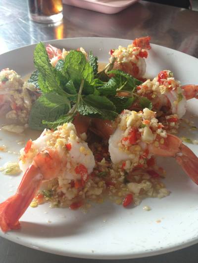 ร้านอาหาร ไฟกลมธนา