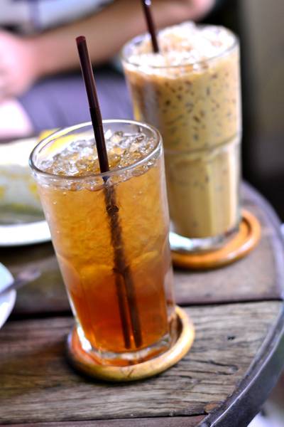 ชาพีช, กาแฟไหมจัง ที่ ร้านอาหาร Mai bakery in garden