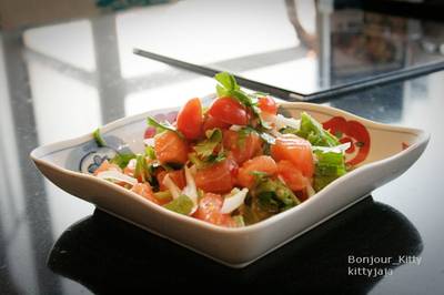 ยำแซลมอน ที่ ร้านอาหาร Nippon Kai