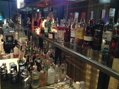 จะเลือกเมาขวดไหนดี ที่ ร้านอาหาร Three Sixty Lounge