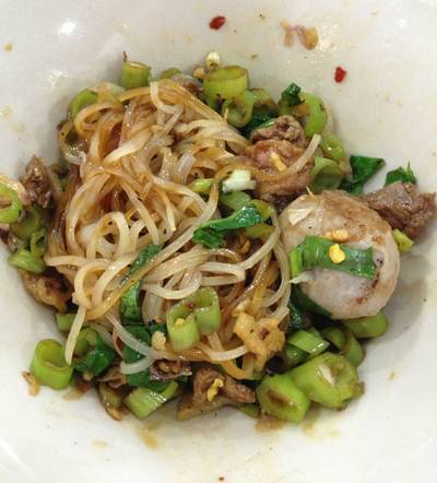 เล็กแห้งหลังจากคลุกแล้ว ที่ ร้านอาหาร ก๋วยเตี๋ยวเรือเวนิช