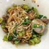เล็กแห้งหลังจากคลุกแล้ว ที่ ร้านอาหาร ก๋วยเตี๋ยวเรือเวนิช