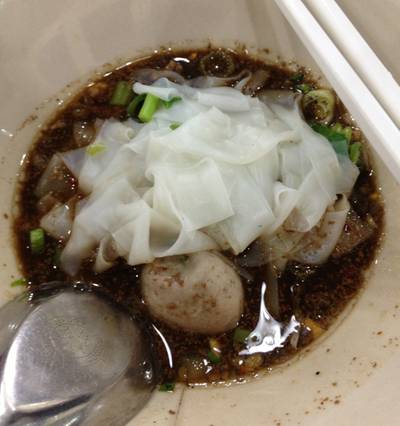 เส้นใหญ่เนื้อ ที่ ร้านอาหาร ก๋วยเตี๋ยวเรือเวนิช