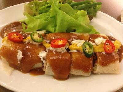 ปอเปี้ยสดใส้กุ้ง ของโปรดของคุณแม่ ที่ ร้านอาหาร S&P แฟชั่นไอแลนด์