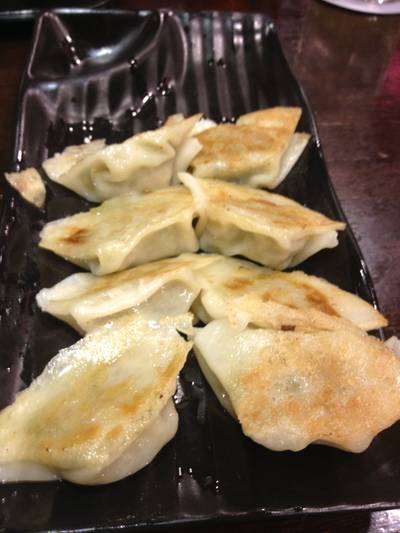 เกี้ยวซ่านึ่ง ทอดแบบญี่ปุ่น พอดี1คำเลยครับ ที่ ร้านอาหาร Chabuton Central World เกี้ยวซ่านึ่ง ทอดแบบญี่ปุ่น พอดี1คำเลยครับ ที่ ร้านอาหาร Chabuton Central World
