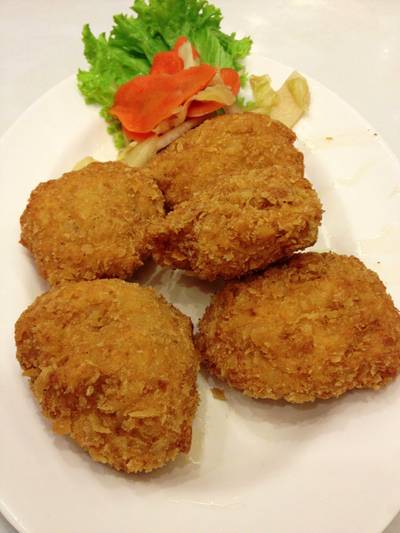 เชื่อไหมเสริฟ์มา 4 ชิ้น ทานไปแค่ 2 ชิ้น ที่ ร้านอาหาร อัน อัน เหลา