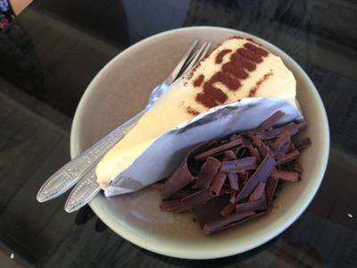 tiramisu ที่ ร้านอาหาร อยู่เย็น หัวหิน บัลโคนี่