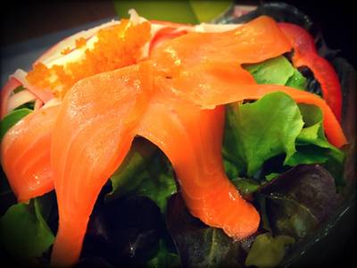 สลัดแซลมอน ที่ ร้านอาหาร Yayoi Esplanade Ratchada สลัดแซลมอน ที่ ร้านอาหาร Yayoi Esplanade Ratchada