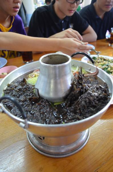 ต้มจืดสาหร่าย ที่ ร้านอาหาร แดงอาหารทะเล (เจ๊แดง) เจ้าเก่า