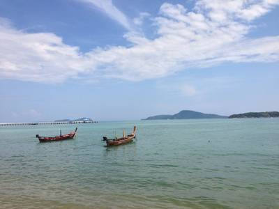 ร้านอาหาร น้องพิม ริมหาดราไวย์