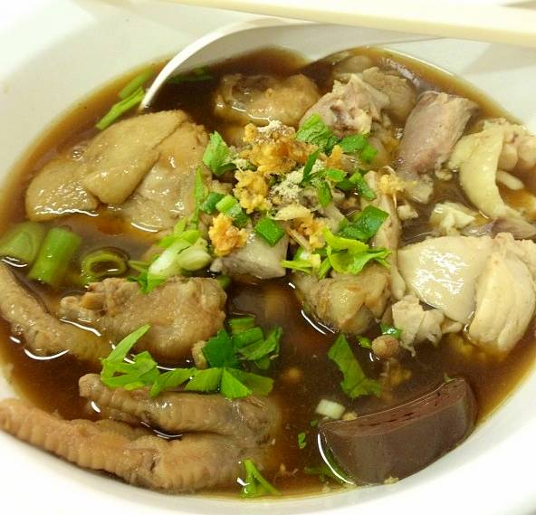 เกาเหลาไก่เปื่อย~*ละลายในปาก..แต่ไม่ละลายในมือ!! ที่ ร้านอาหาร Kho ข้าวมันไก่โก๊ะตี๋ RCA