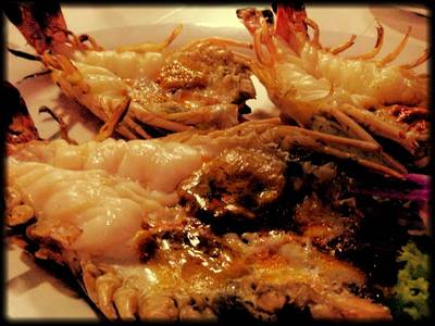 กุ้งเผา ที่ ร้านอาหาร สวนอาหารสมพงศ์ เลียบทางด่วนรามอินทรา-อาจณรงค์