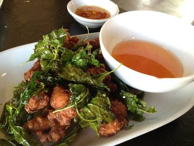ไก่ทอดดีแซ่บ ที่ ร้านอาหาร ดีแซ่บ
