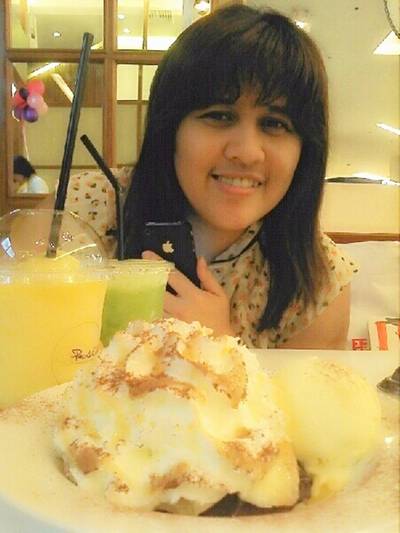 อยากถ่ายกับของหวานบ้างค่ะ เผื่อจะหวาน ๕๕๕ ที่ ร้านอาหาร Pancake Cafe Siam Paragon