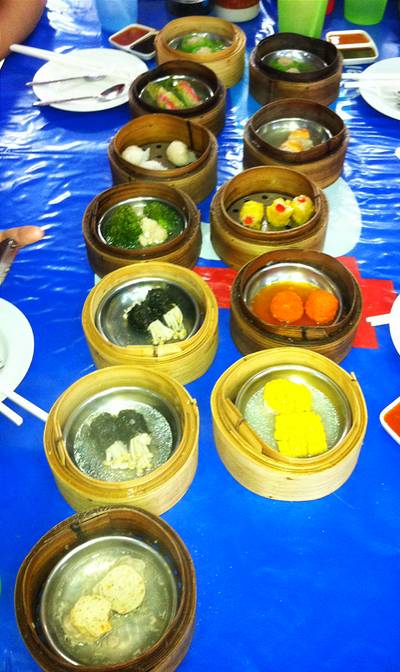 มีมาแบบนี้อีกประมาณชุดนึงค่ะ ถูกมากค่ะ เริ่มต้นเข่งละ16บาท  ที่ ร้านอาหาร อร่อยติ่มซำ
