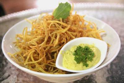 Aree Alley Fries ที่ ร้านอาหาร Aree Alley