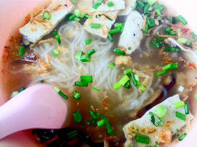 ร้านอาหาร คุณแดงก๋วยจั๊บญวน