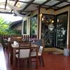 บรรยากาศบนระเบียง ที่ ร้านอาหาร Coffee Way ไม่มี