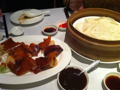 เป็ดปักกิ่ง(ดูจานเป็ดสภาพเน้ที่เขาจัดเสิร์ฟOMG) ที่ ร้านอาหาร Crystal Jade Golden Palace Siam Paragon