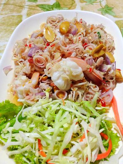 ยำตะไคร้กุ้งสด ที่ ร้านอาหาร อิ่มปลาเผา บางมด พุทธบูชา ยำตะไคร้กุ้งสด ที่ ร้านอาหาร อิ่มปลาเผา บางมด พุทธบูชา