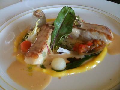Red Mullet with black olive tart ที่ ร้านอาหาร Le Normandie