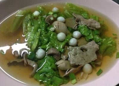คั่นกลางด้วยเกาเหลาเครื่องใน ที่ ร้านอาหาร อ๋องทิพย์รส สาขา 2
