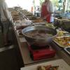 กับข้าวน่ากินเรียงแถวให้เลือก ที่ ร้านอาหาร พริกหอม