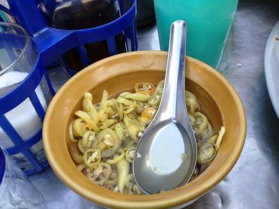 พริกน้ำส้ม ที่ ร้านอาหาร ร้านสุณีข้าวหมูแดง