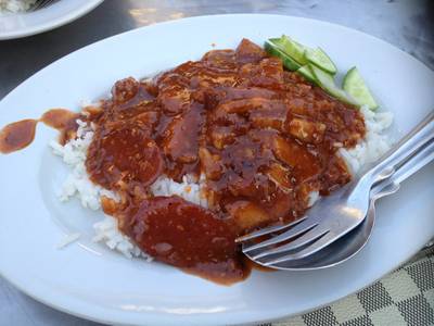 ข้าวหมูแดง ที่ ร้านอาหาร ร้านสุณีข้าวหมูแดง