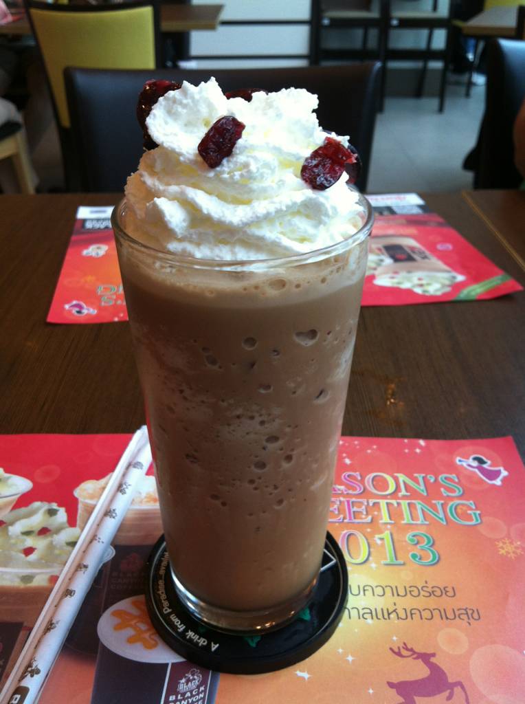 คาปูชิโน่แฟรบเป้ ของน้องเองค่ะ ที่ ร้านอาหาร Black Canyon Coffee Central พระราม 9