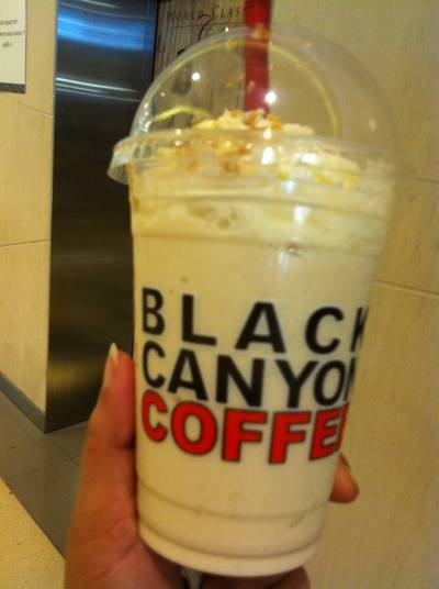 คาราเมลแฟร้บเป้ ที่ ร้านอาหาร Black Canyon Coffee Central พระราม 9