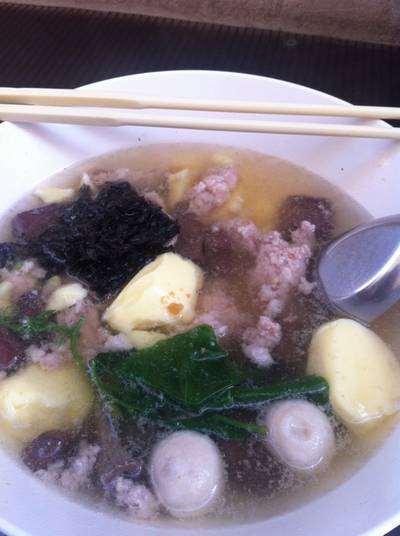ต้มเลือดหมูอร่อยๆ ที่ ร้านอาหาร โจ๊กนายจั๊ว สาขา 1