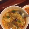 ต้มยำกุ้ง ตักแต่เห็ด ;) ที่ ร้านอาหาร บ้านกลางกรุง