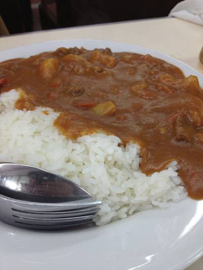 ข้าวแกงกระหรี่เนื้อ ที่ ร้านอาหาร Grand Ramen