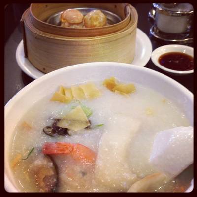 โจ๊กเป๋าฮื้อ ฮ่องกง อร่อยดีค่ะ ที่ ร้านอาหาร ฮองมินเยาวราช เดอะมอลล์ ราม 3 โจ๊กเป๋าฮื้อ ฮ่องกง อร่อยดีค่ะ ที่ ร้านอาหาร ฮองมินเยาวราช เดอะมอลล์ ราม 3